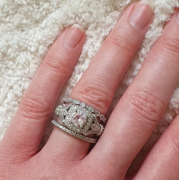 Chic Silver Jewelry Set - Picture 8 of 8